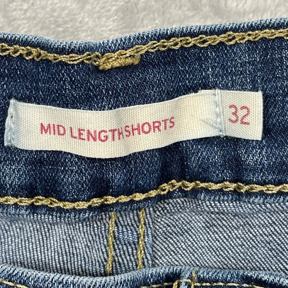 Levis‎ Mid Length Shorts Womens 32 Blue Denim Cuffed Medium Wash